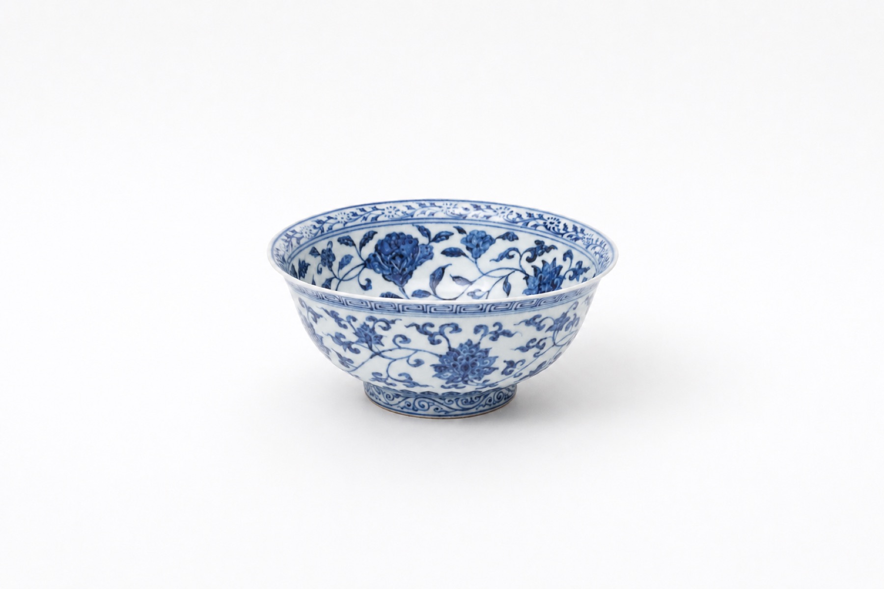 景徳鎮窯 青花牡丹唐草文碗(参考画像)